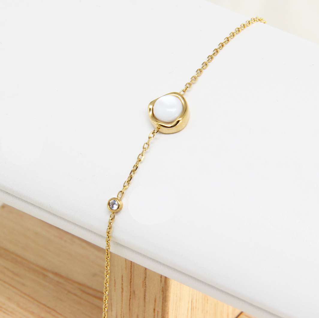 The Lumina Cabochon Oasis Bracelet